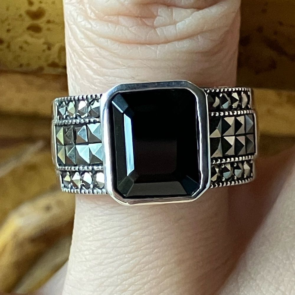 Natural Black Spinel Marcasite Sterling Silver Ring Size 7